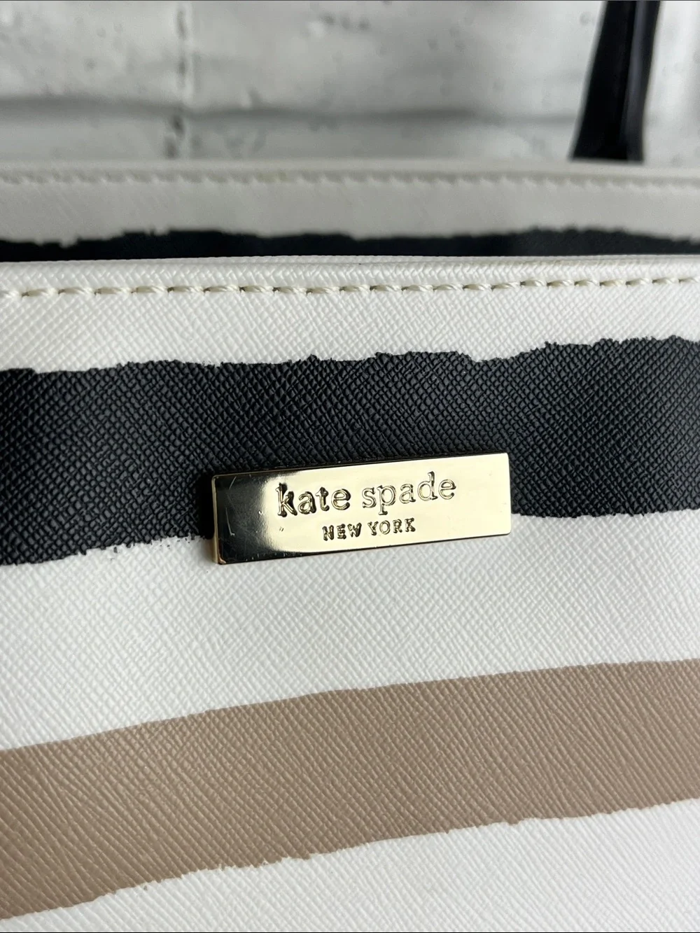 KATE SPADE NEW YORK Grant Street Jules Large Tote Tan White Black Stripe